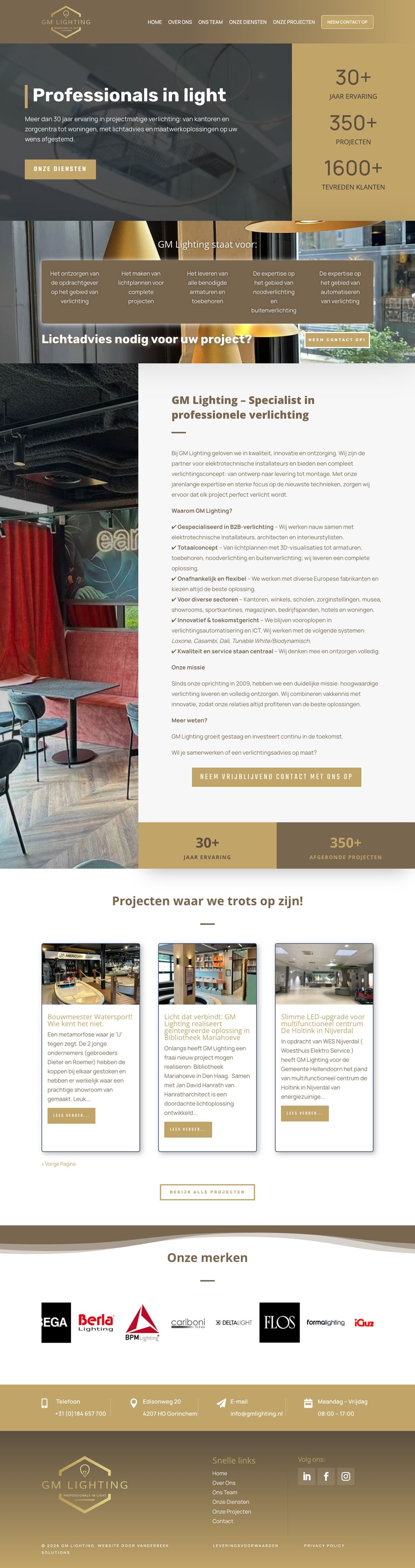 De hele homepage van GM Lighting, beweeg erover om te scrollen